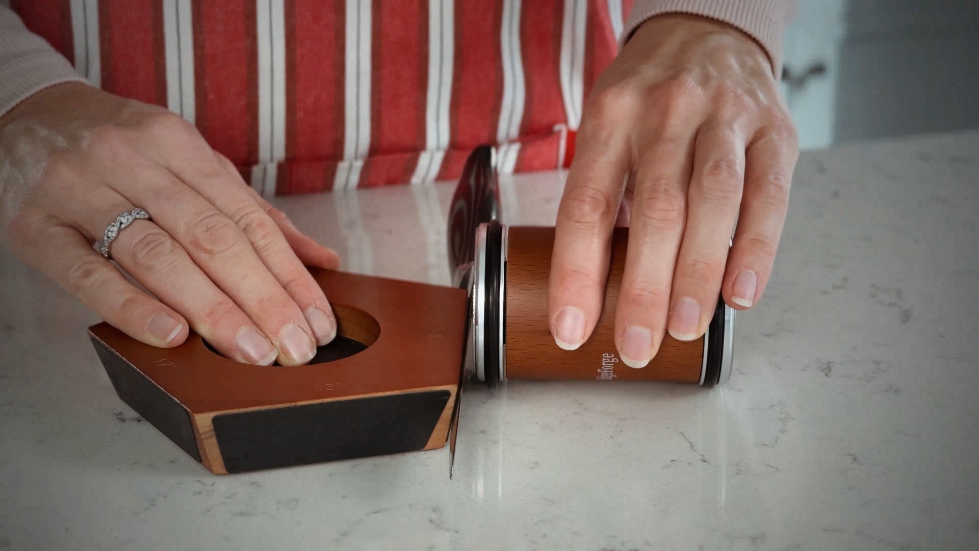 alt="best manual knife sharpener in Karachi"
